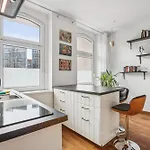 Arbio I Retro Near Hauptbahnhof *