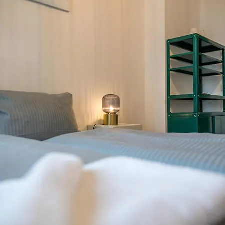 Arbio I Retro Near Hauptbahnhof