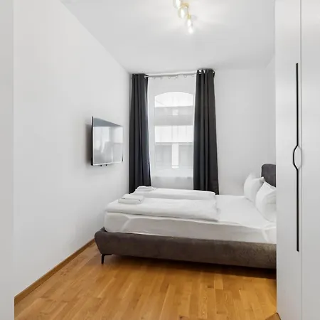 Arbio I Retro Near Hauptbahnhof