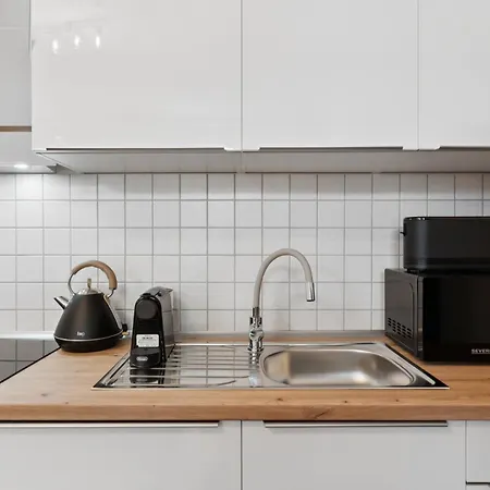 Arbio I Retro Near Hauptbahnhof *