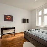 Arbio I Retro Near Hauptbahnhof *