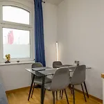 Arbio I Retro Near Hauptbahnhof
