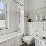 Arbio I Retro Near Hauptbahnhof *