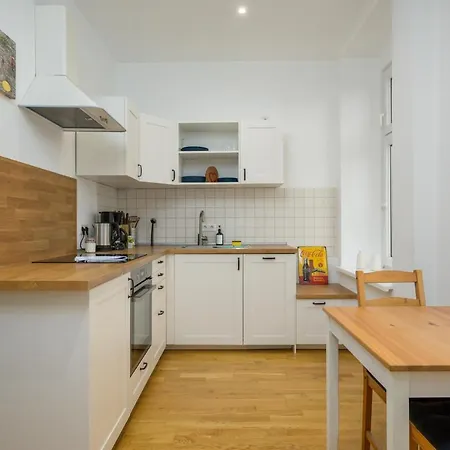 Arbio I Retro Near Hauptbahnhof *