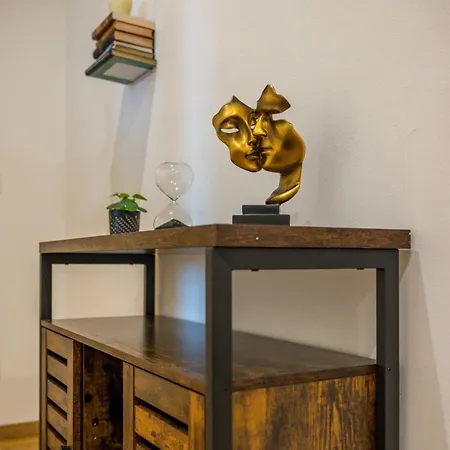 Arbio I Retro Near Hauptbahnhof *