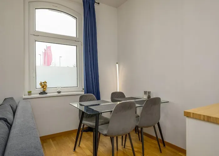 Arbio I Retro Near Hauptbahnhof