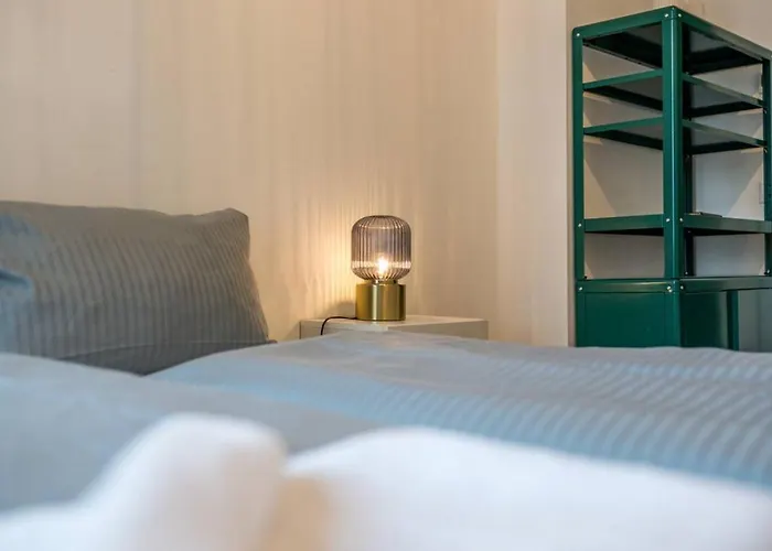 Arbio I Retro Near Hauptbahnhof