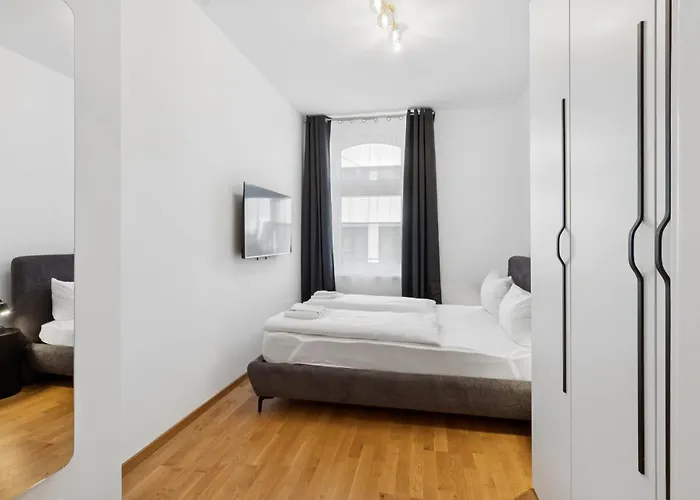 Arbio I Retro Near Hauptbahnhof